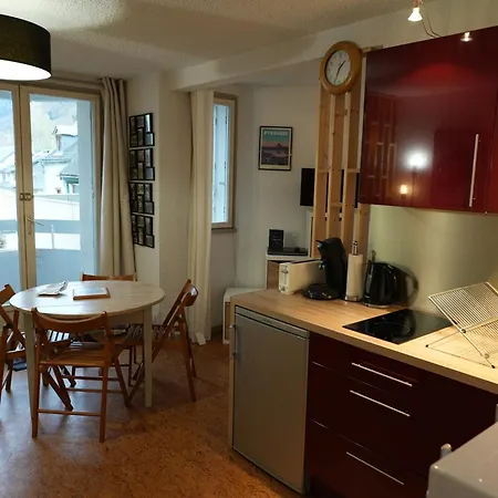 Apartment 4 Personnes, Ascenseur, Balcon, 100 M Du Telecabine *